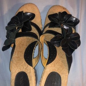 Black Flower Merona Flip Flop Wedges